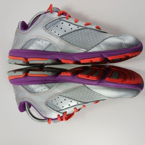 UnderArmour Silver Athletic Shoe 6.5Y. Fits like Women's 7.5. Silver. - Picture 10 of 12